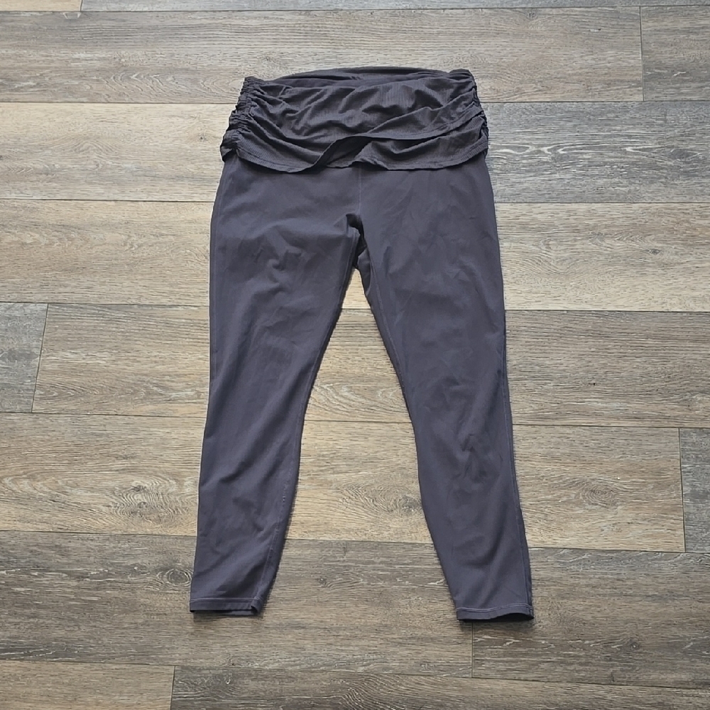 Fabletics Women's Large Athletic Leggings Pants